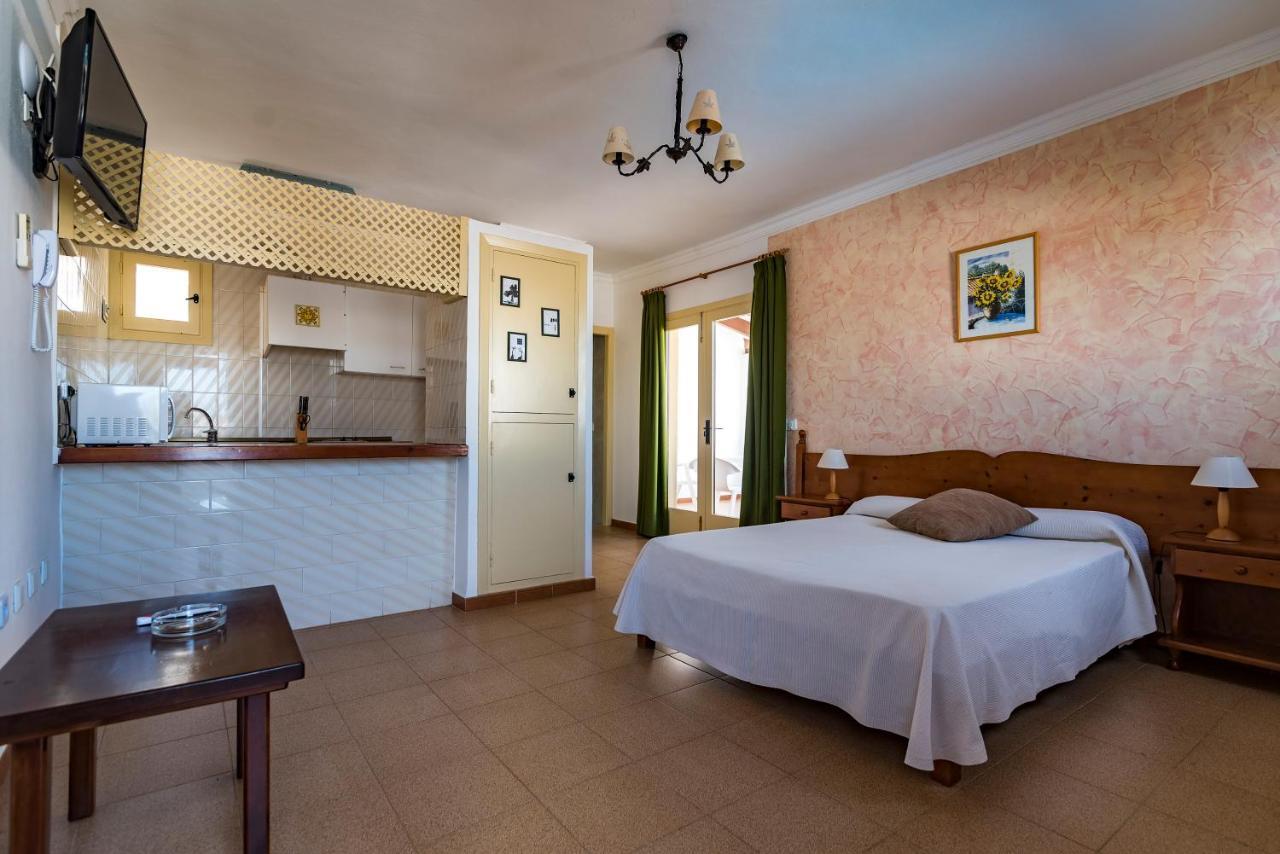 Apartamentos Mar Y Sal La Savina  Kültér fotó